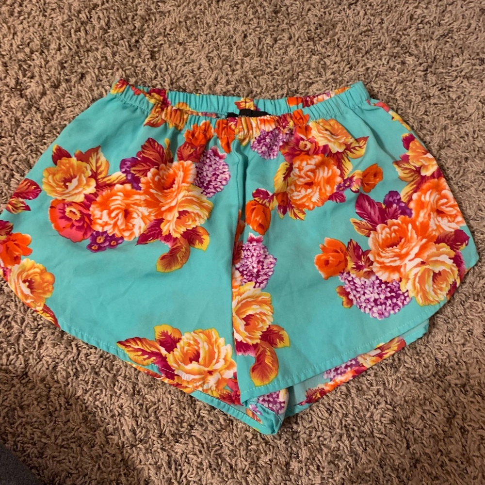 floral shorts